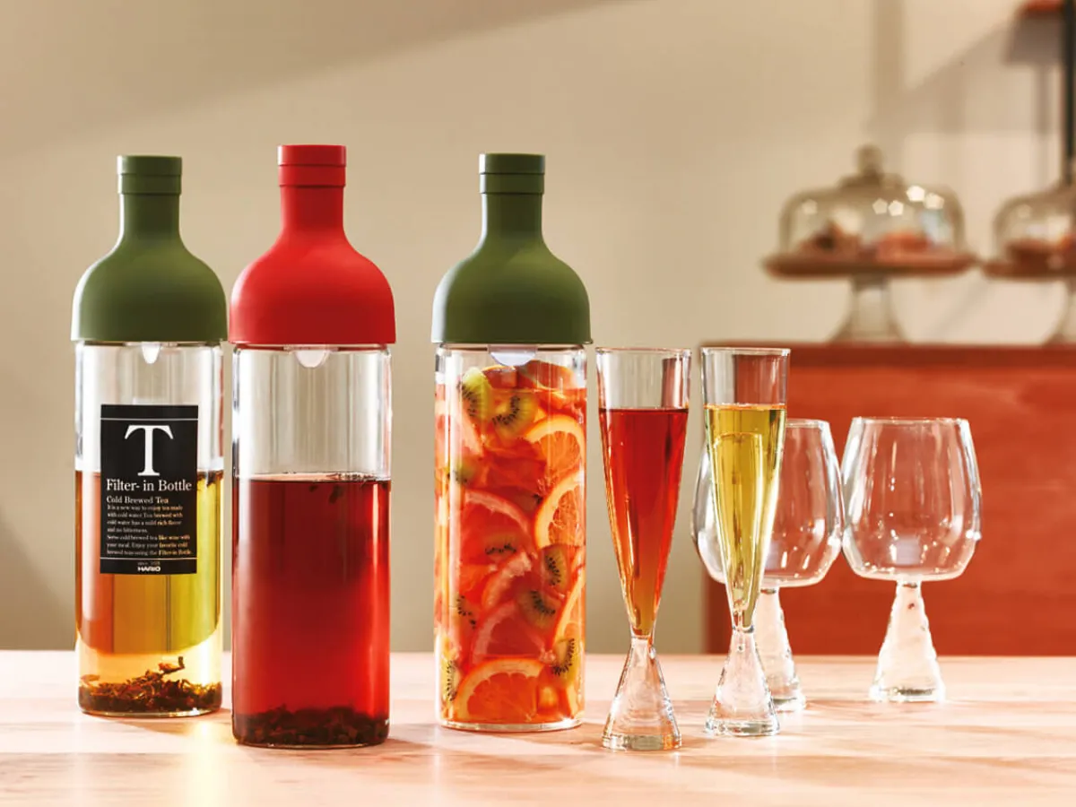 ORYOKI Teeflasche mit Sieb, HARIO Filter in Bottle, 750 ml, rot* Mizudashi (Tee Kalt Aufgießen)